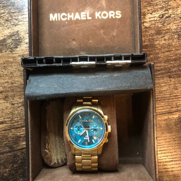 Micheal Kors Stop World Hunger Limited Release Watch - Picture 4 of 5